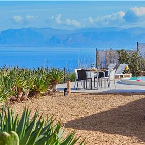 2 bedroom villa with infinity pool near Scopollo, sleeps 4